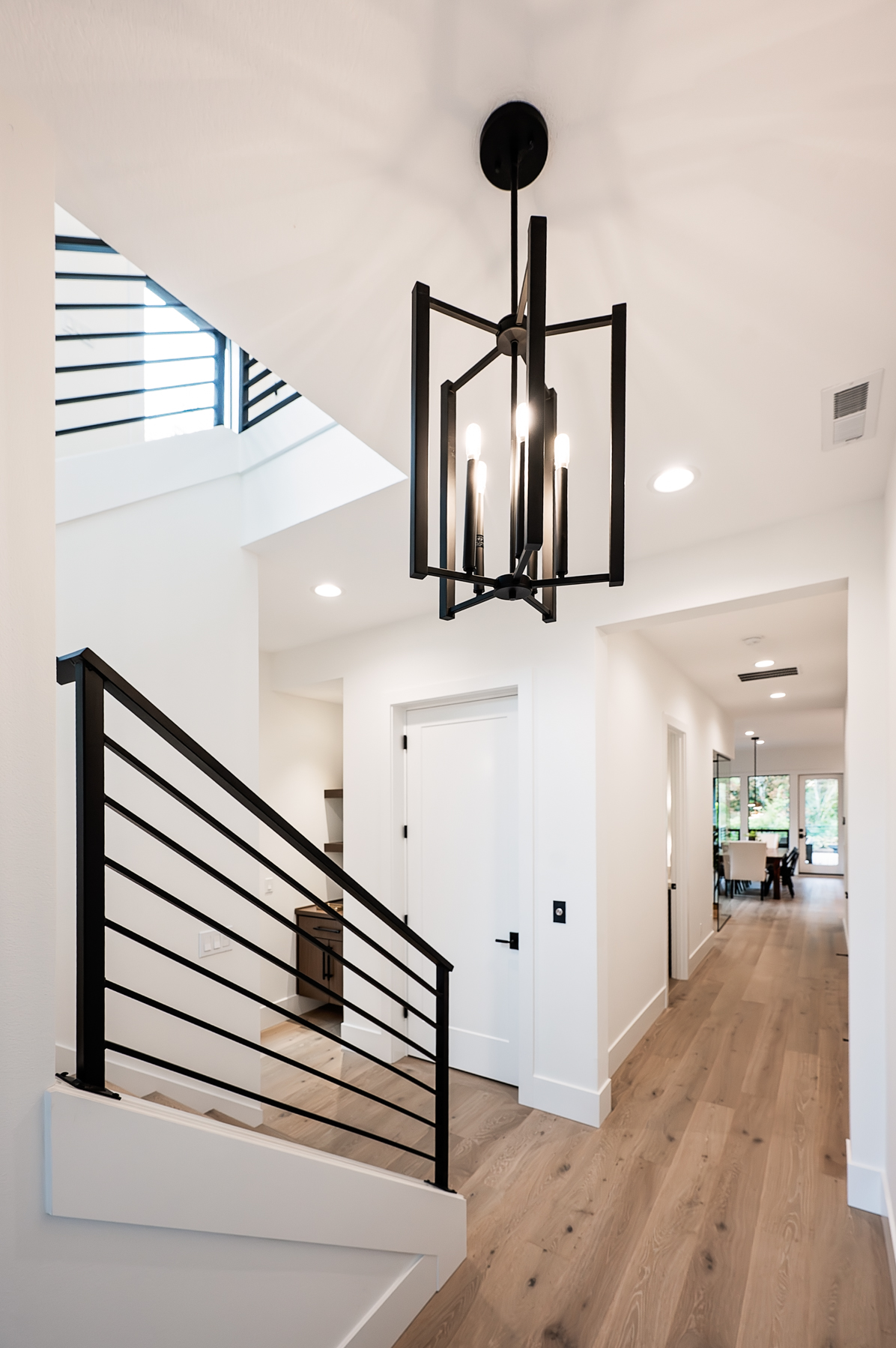 20251030 661SixthStLO 1004