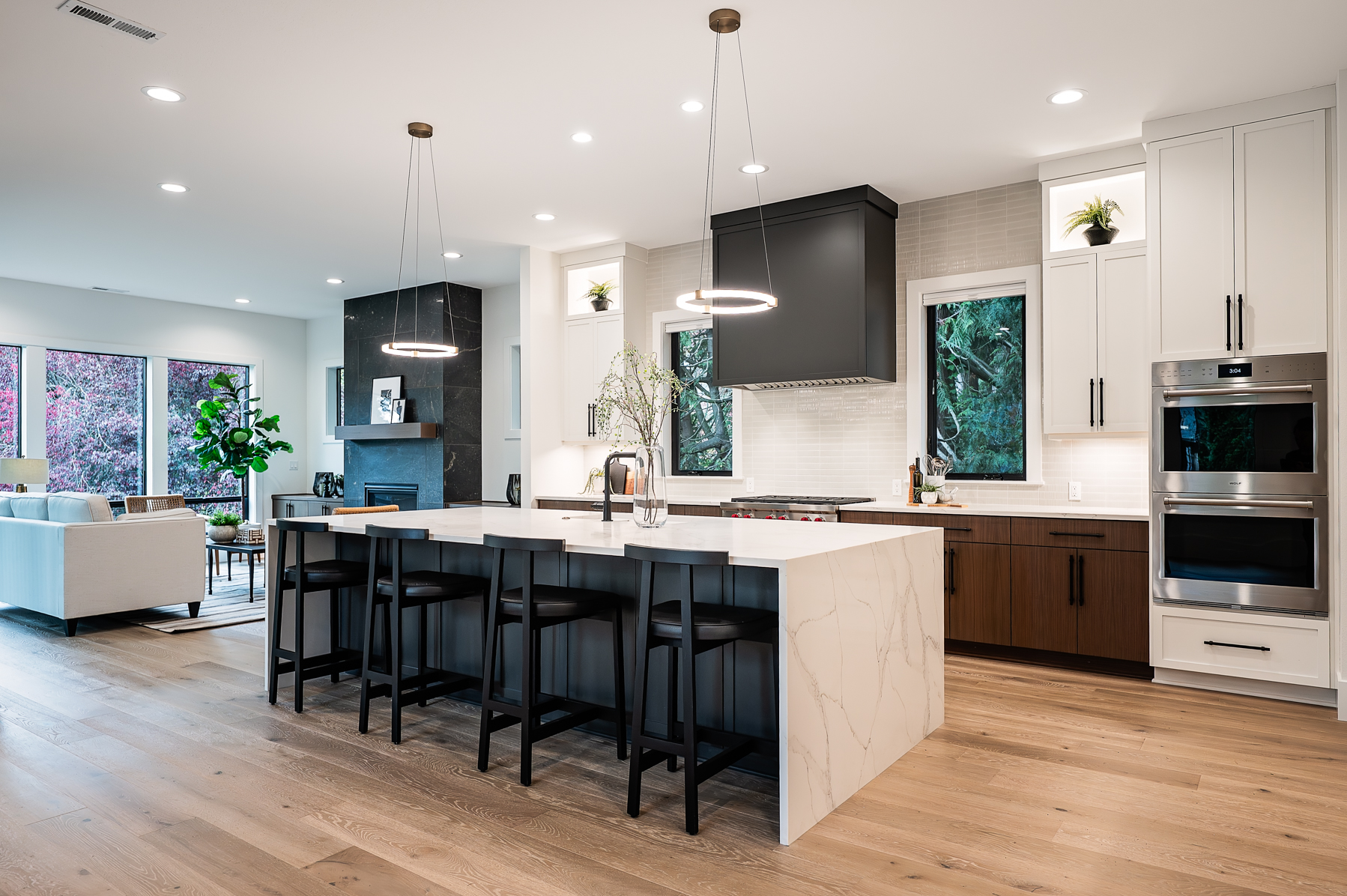 20251030 661SixthStLO 1016