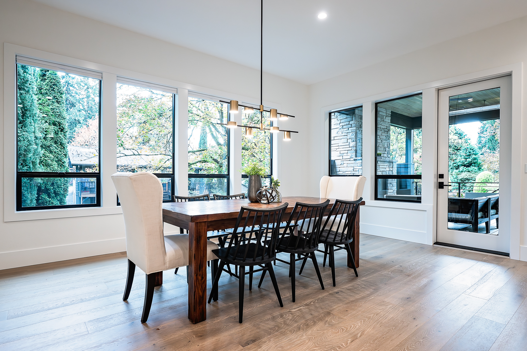 20251030 661SixthStLO 1017