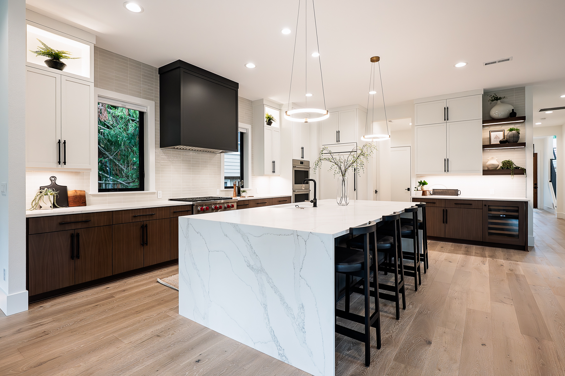 20251030 661SixthStLO 1032