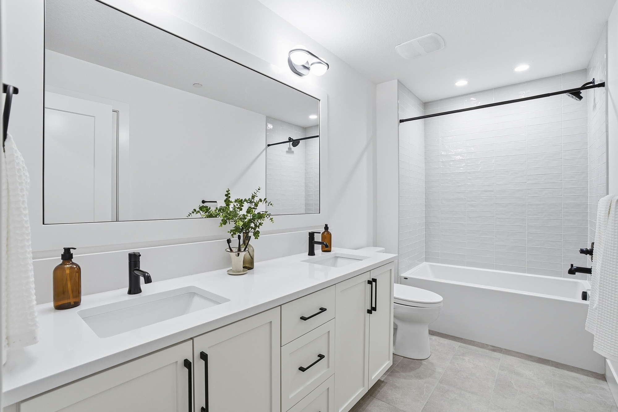 16901 Kara Ln Lake Oswego OR 56