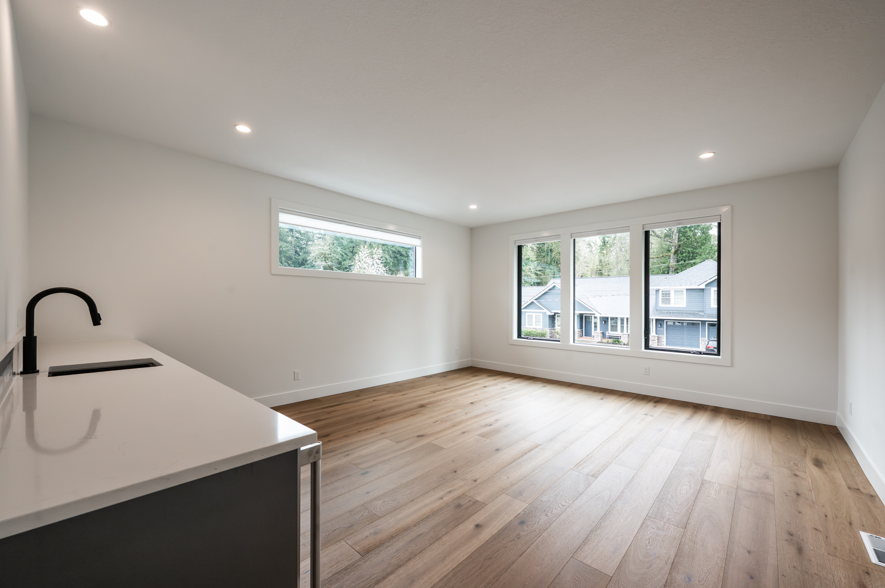 20260331 4487WBayRdLO 1059