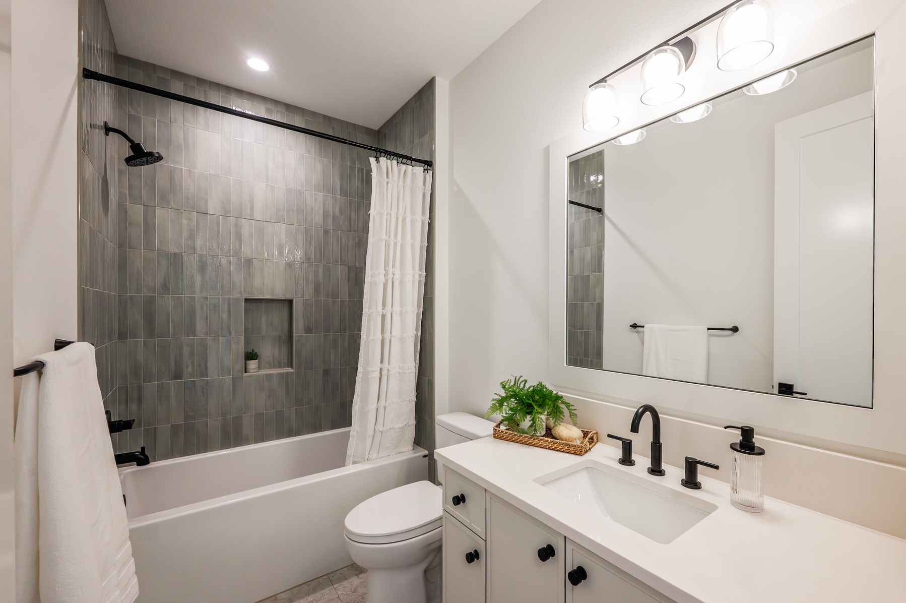 20260331 4487WBayRdLO 1079