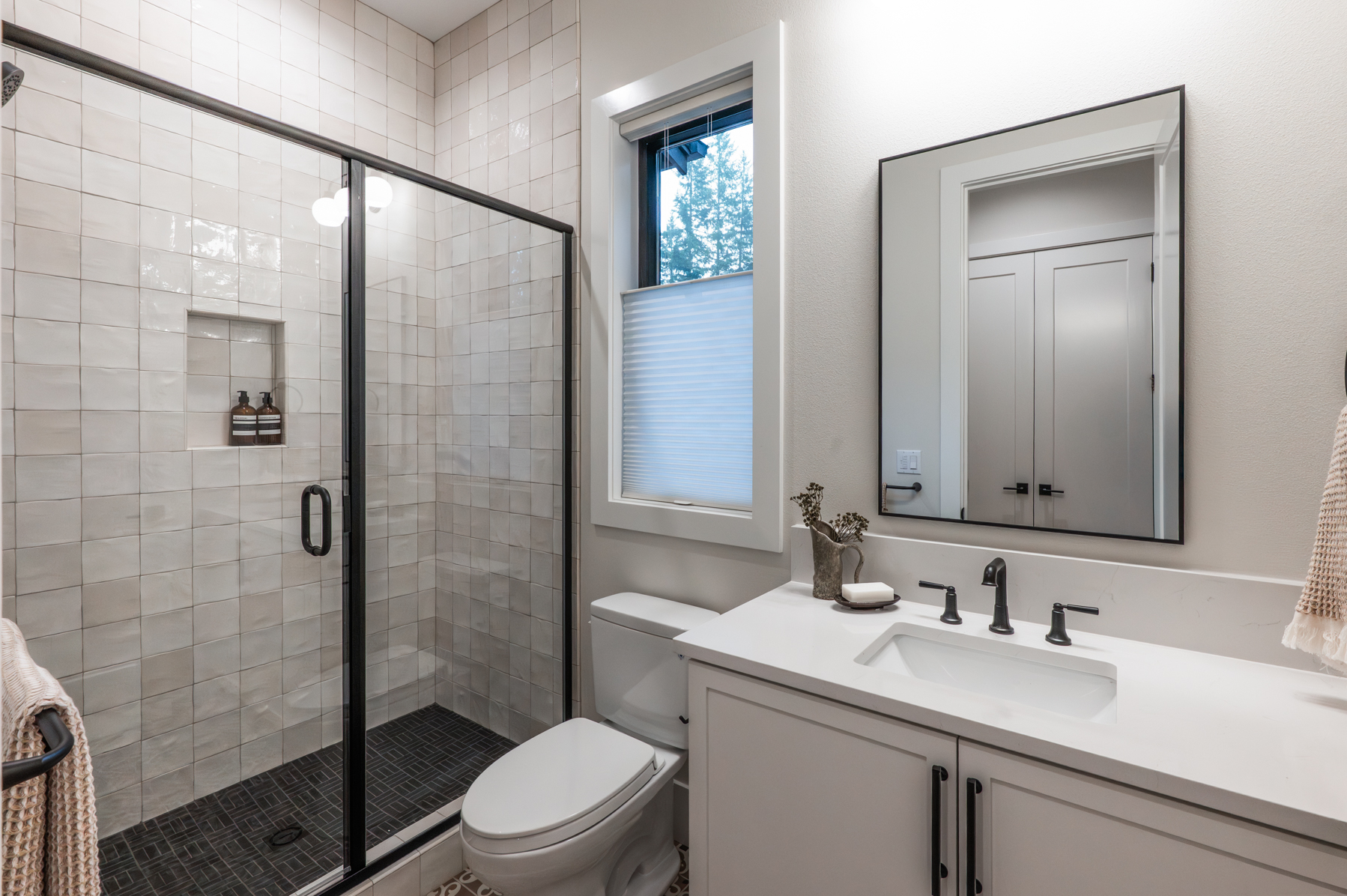 20251203 4401CobbWayLO 1007