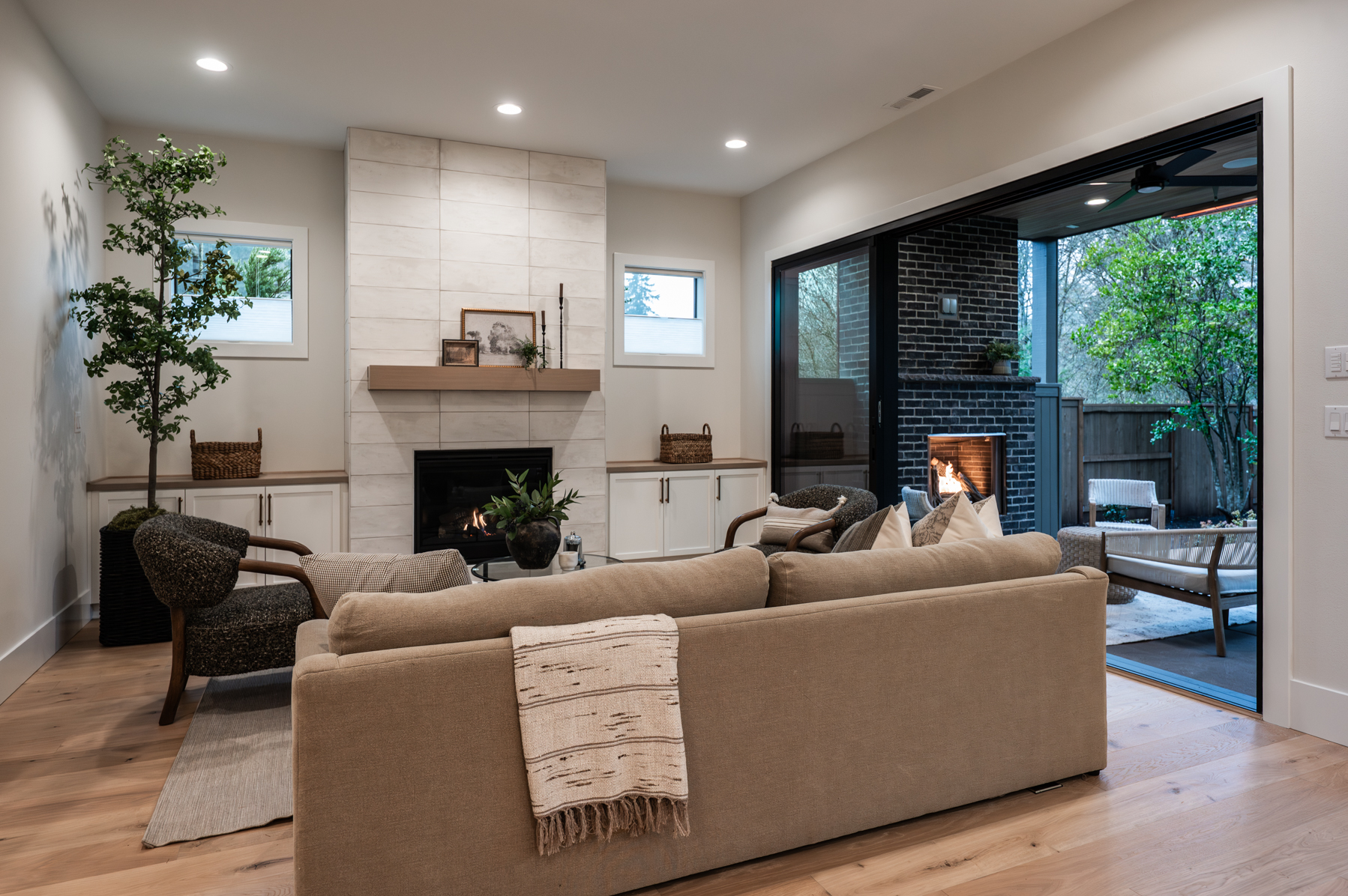 20251203 4401CobbWayLO 1013