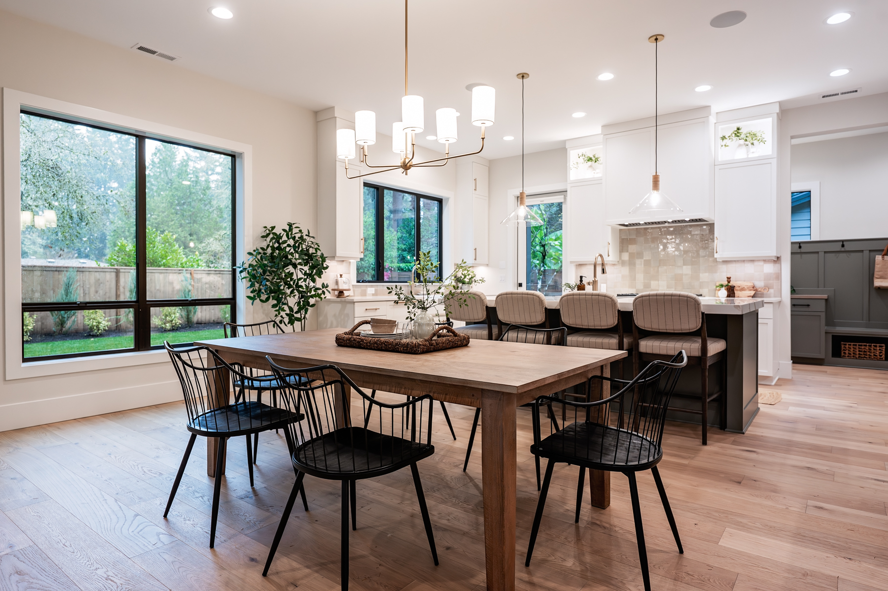 20251203 4401CobbWayLO 1024