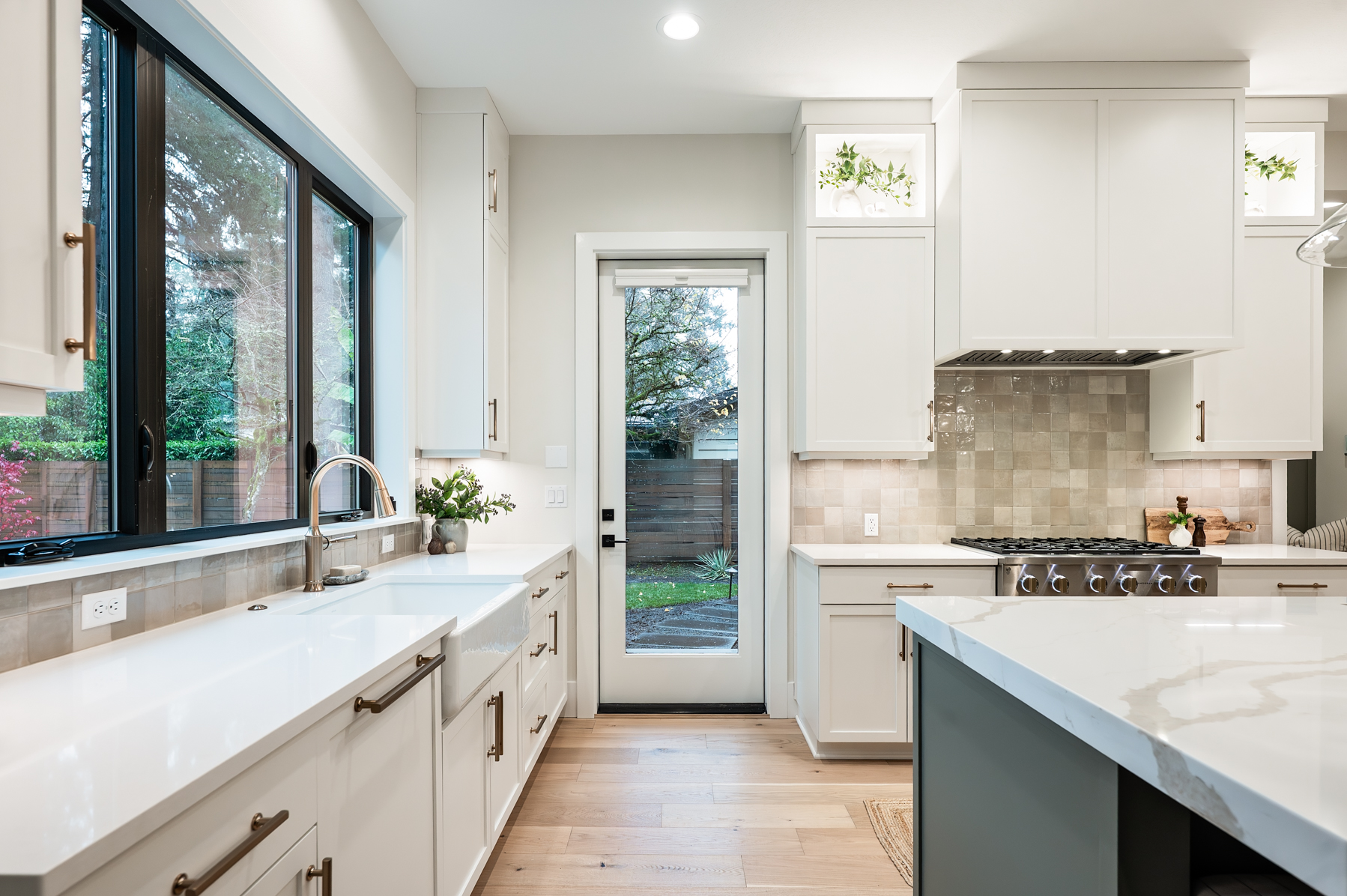 20251203 4401CobbWayLO 1029