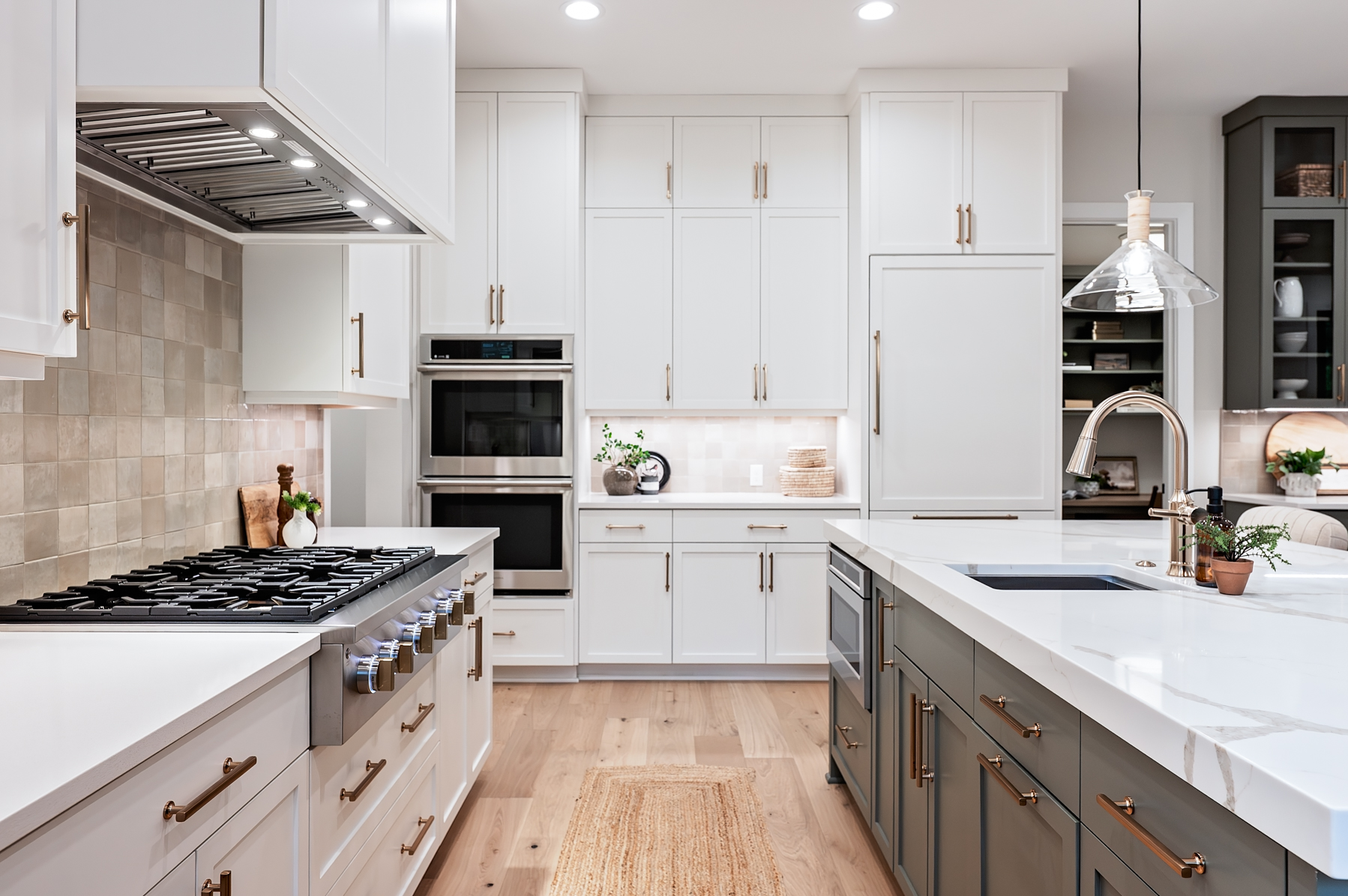 20251203 4401CobbWayLO 1030