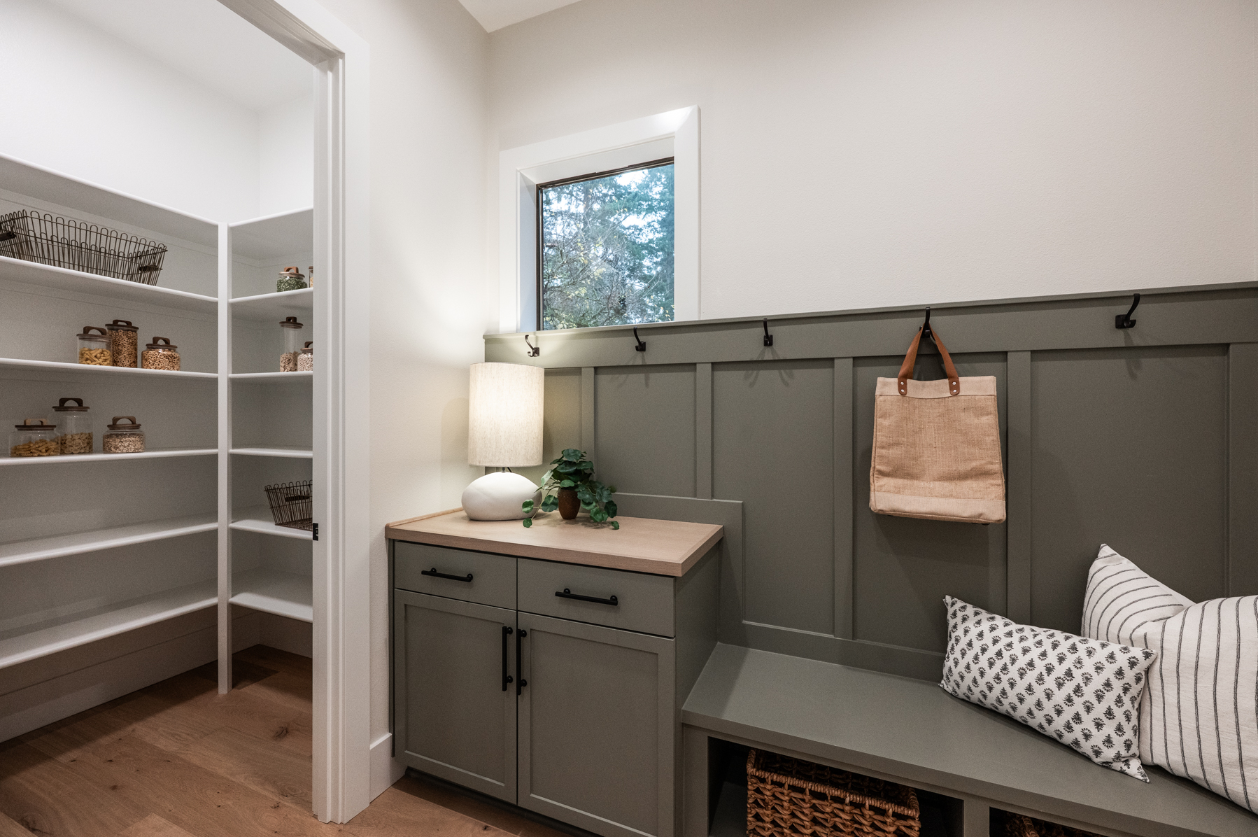 20251203 4401CobbWayLO 1041