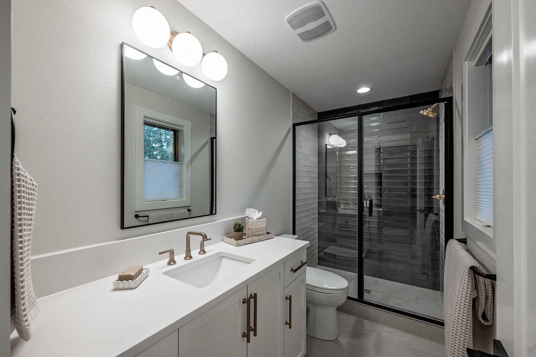 20251203 4401CobbWayLO 1052