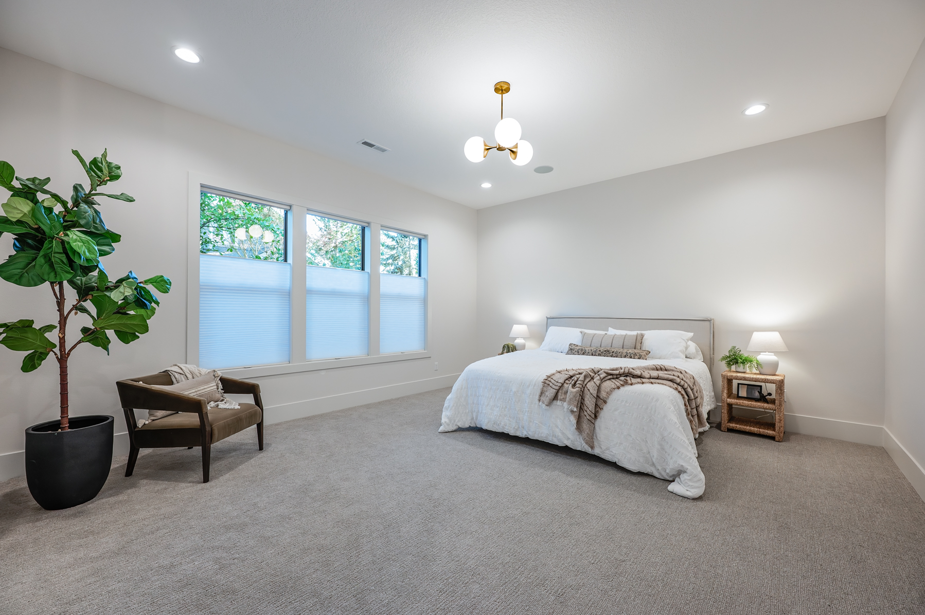 20251230 2560GlenEaglesPlaceLO 1013