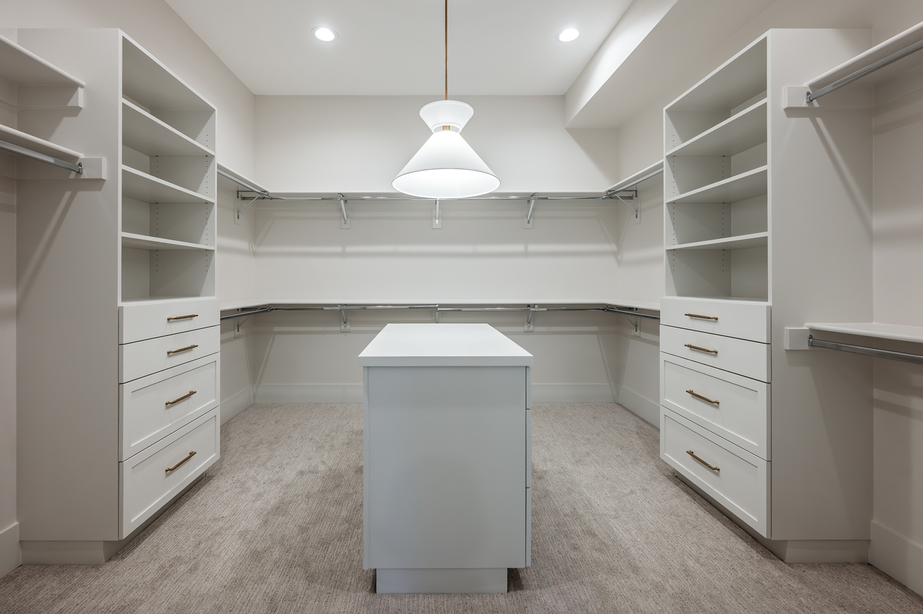 20251230 2560GlenEaglesPlaceLO 1024