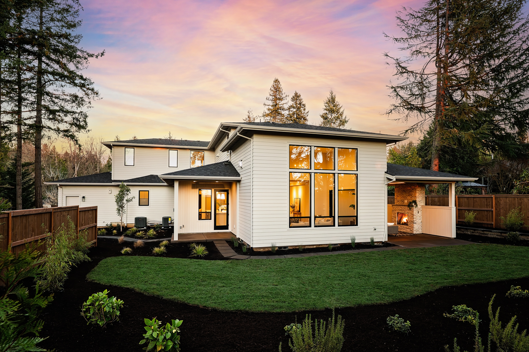 20251230 2560GlenEaglesPlaceLO 1095