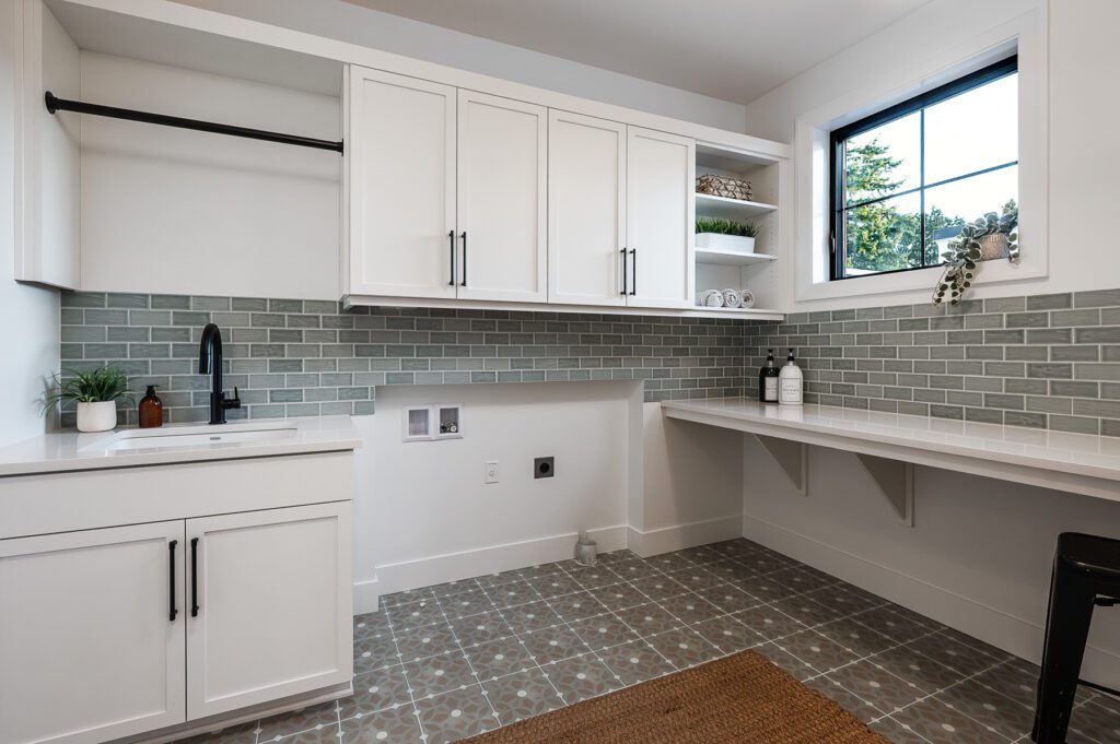 20250813 2406GlenEaglesRdLO 1054