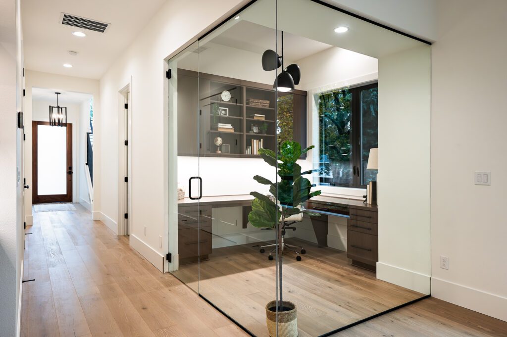 20251030 661SixthStLO 1008