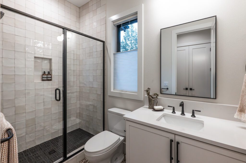 20251203 4401CobbWayLO 1007