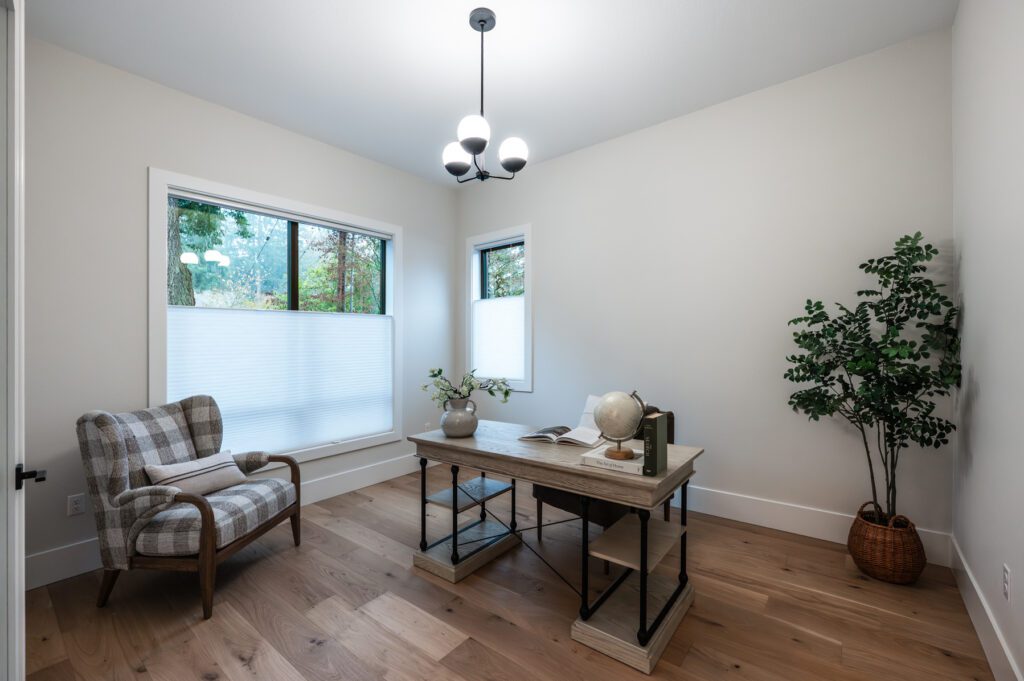 20251203 4401CobbWayLO 1009