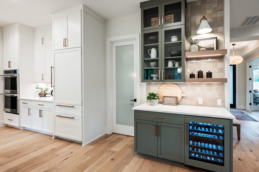 20251203 4401CobbWayLO 3007