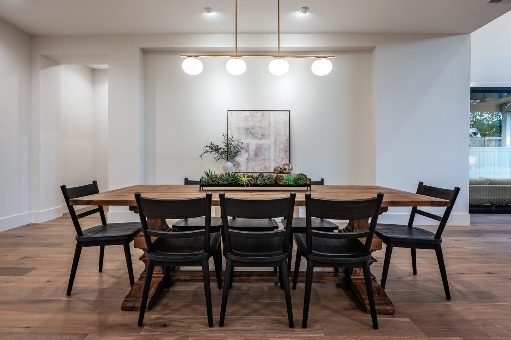 20251230 2560GlenEaglesPlaceLO 1056