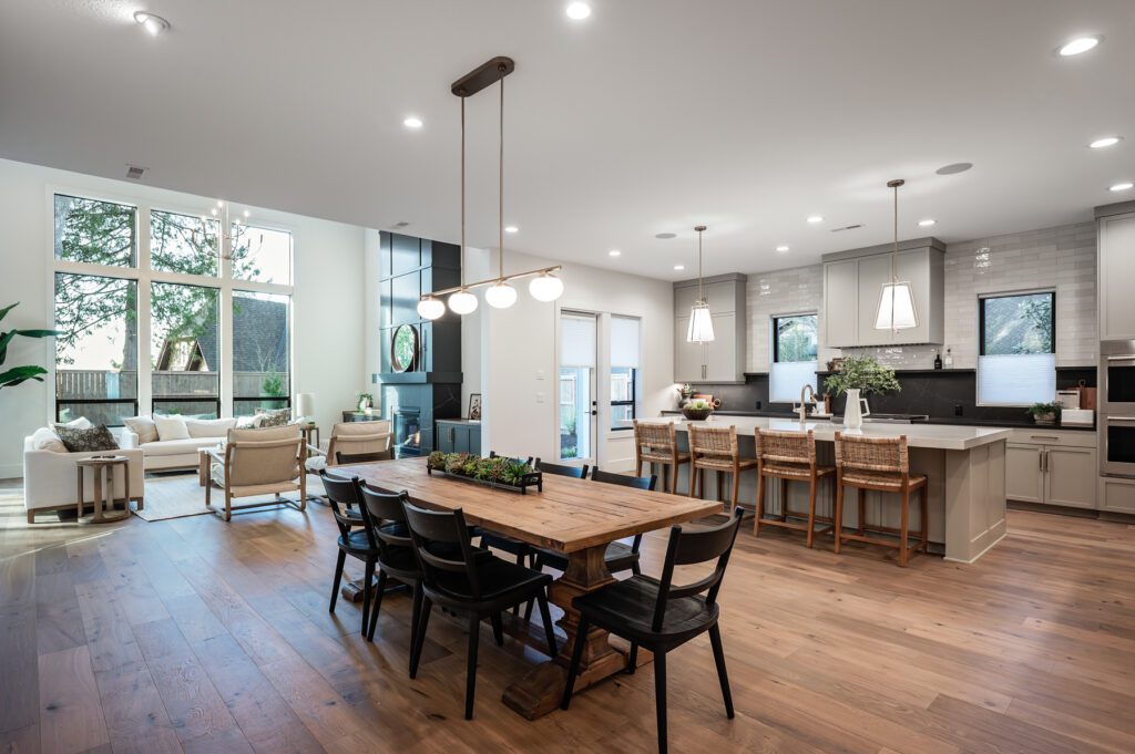 20251230 2560GlenEaglesPlaceLO 1065